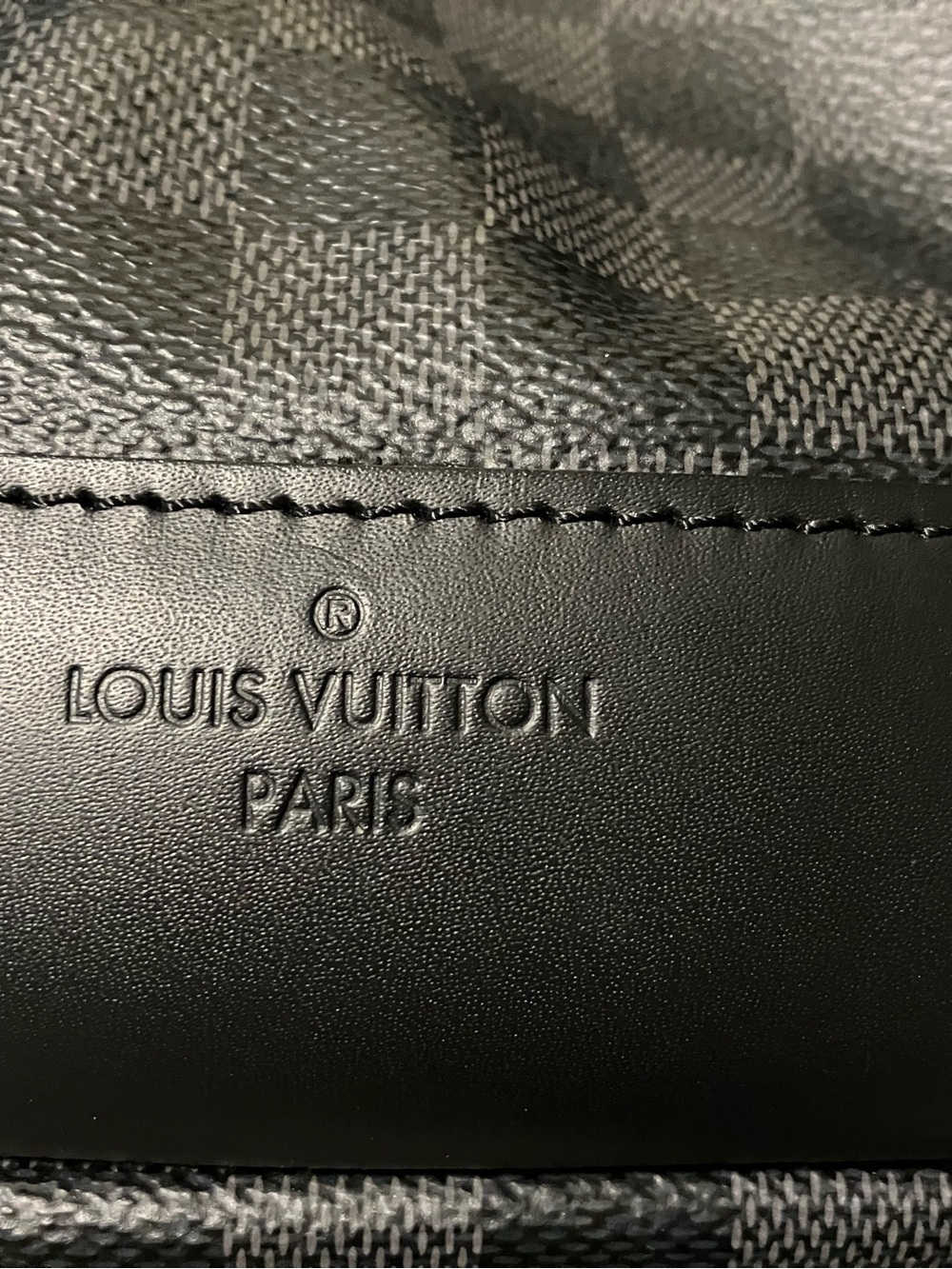 Louis Vuitton Damier Graphite Avenue Sling Bag - Picture 3 of 8